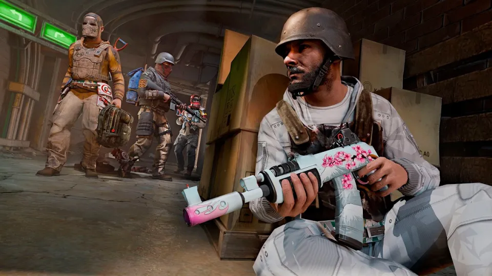 Rust, How a Solo Player Survives Wipe Day and Raids Against Zergs